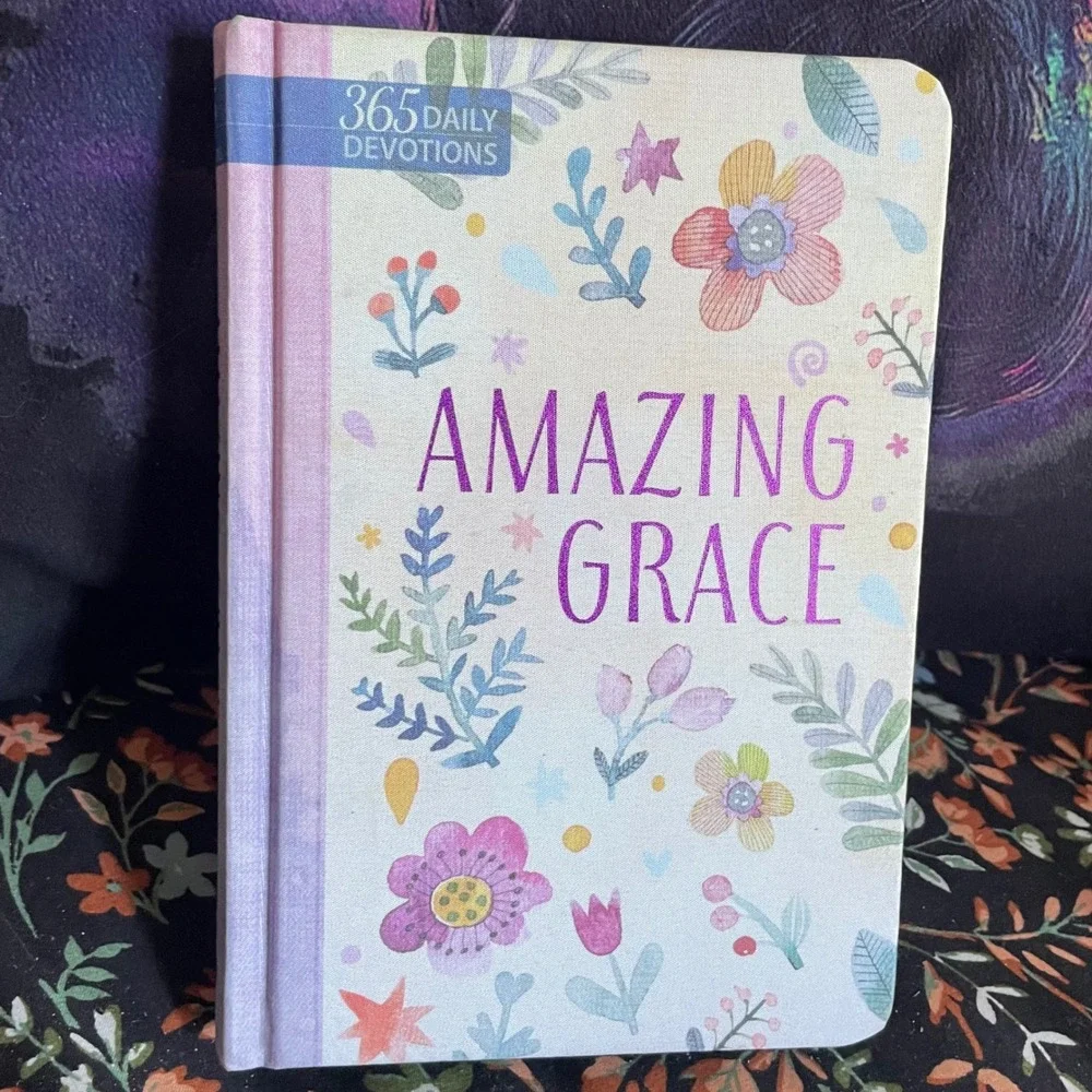 Amazing Grace 365 Daily Devotions Brenna Stockman Floral Hardcover 9781424560240